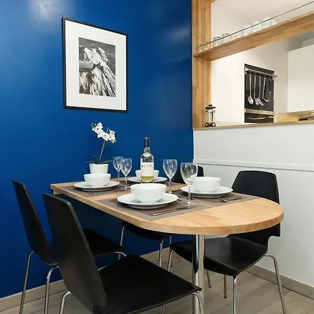 Jonquille Terrasse Centre Mont Blanc シャモニー